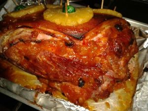 Chello Ham, preparado por mí, con glaseado de Mango Chutney para llevar al intercambio de regalo con mis primos. Porque sí, porque ya lo pagamos.
